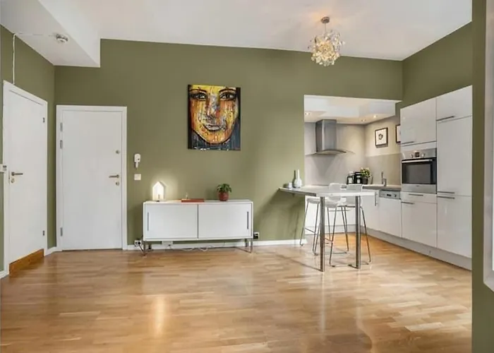 Stylish Living - Close To Everything *