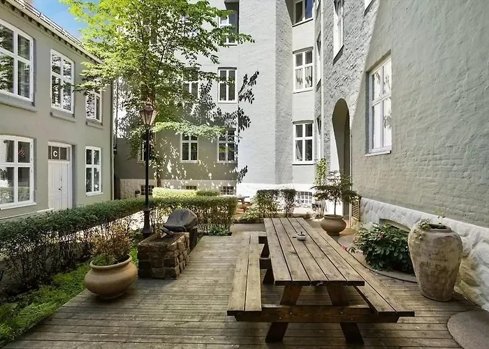 Stylish Living - Close To Everything